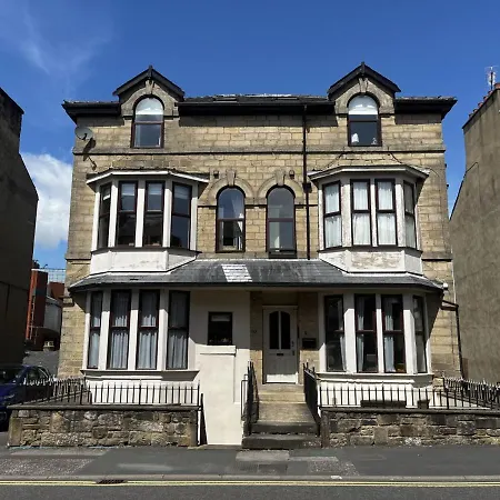 Hideaway - 2 Bed Near Station And Conference Centre