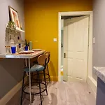 Hideaway - 2 Bed Near Station And Conference Centre