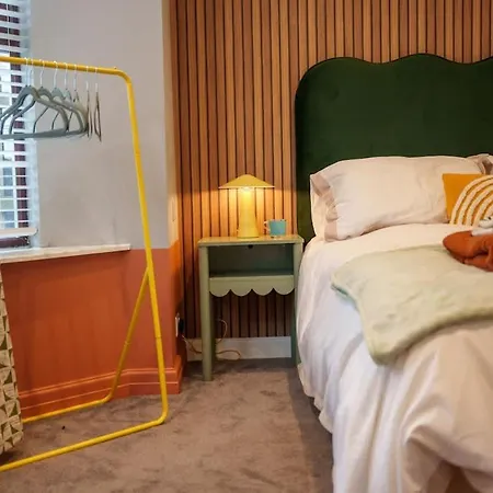 Апартаменты Hideaway - 2 Bed Near Station And Conference Centre