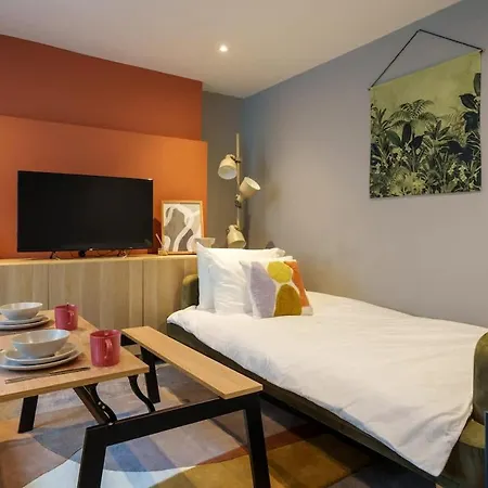 Hideaway - 2 Bed Near Station And Conference Centre *