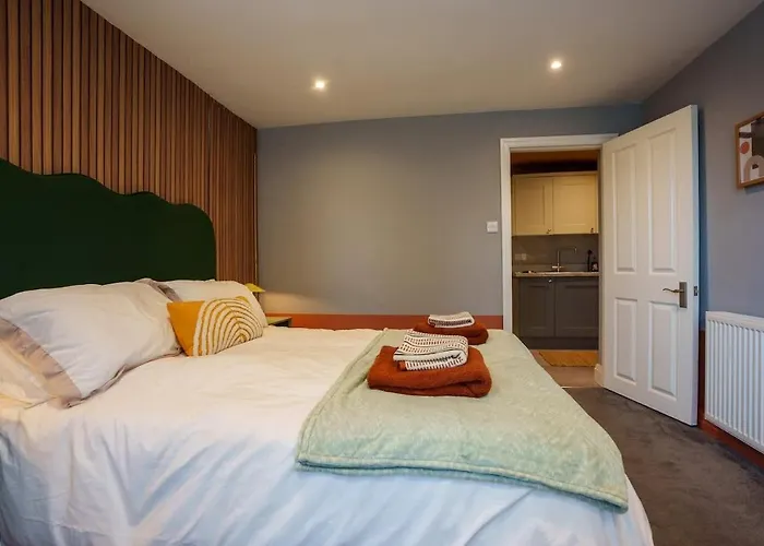 Hideaway - 2 Bed Near Station And Conference Centre