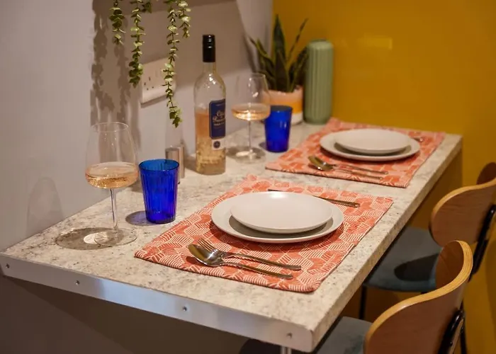 Apartman Hideaway - 2 Bed Near Station And Conference Centre *
