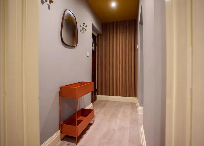 Hideaway - 2 Bed Near Station And Conference Centre